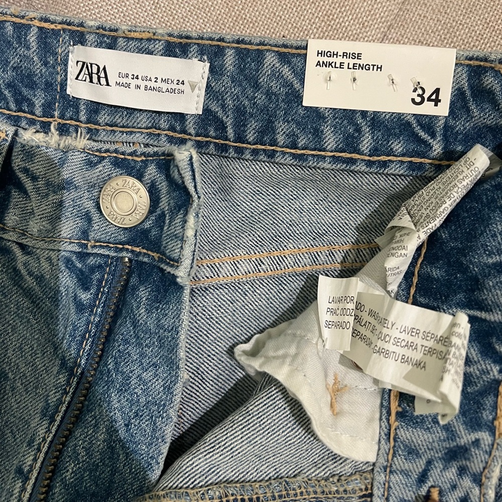 ZARA Ripped High Rise Mom Jeans - Picture 11 of 11